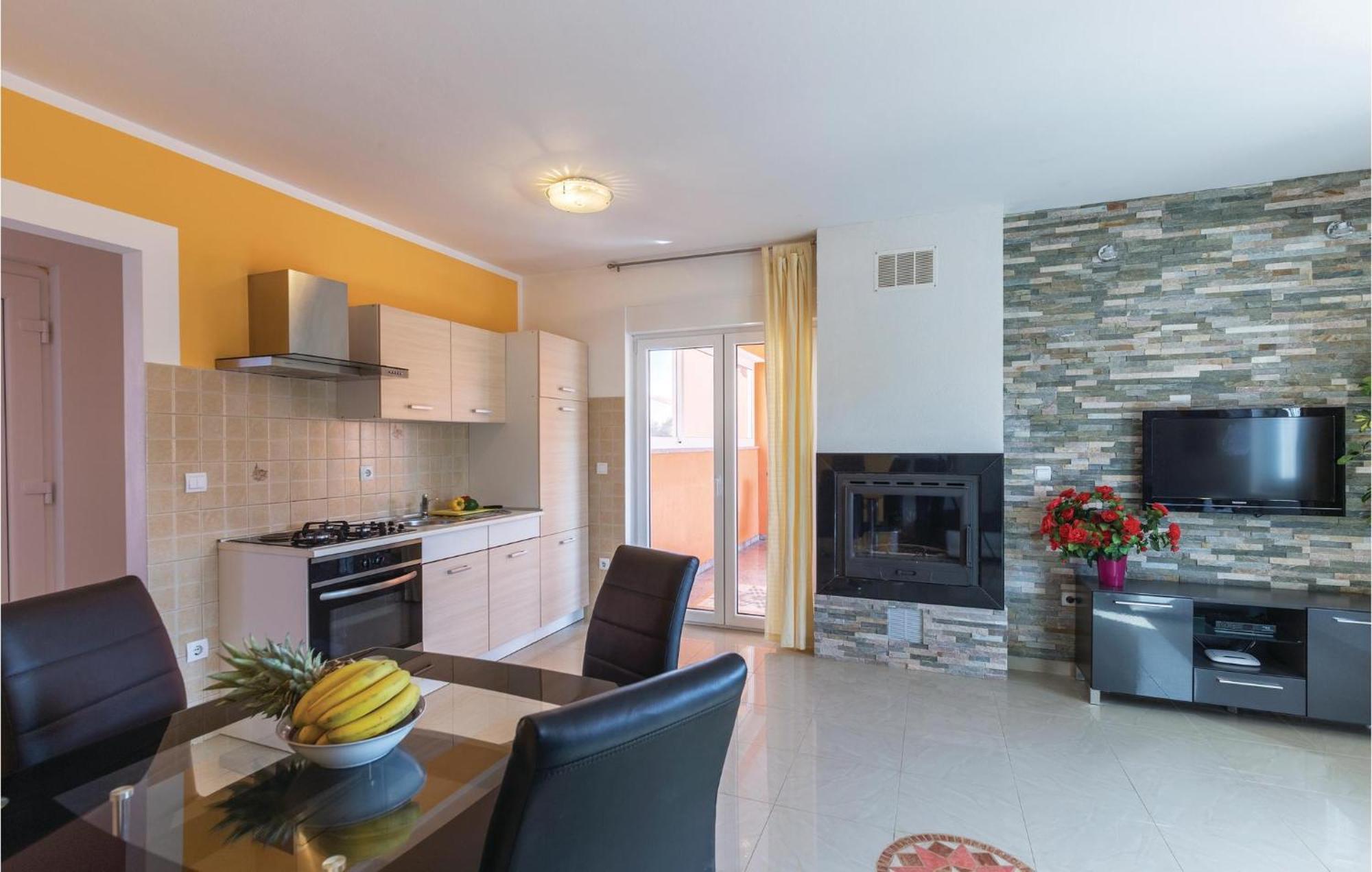 Stunning Home In Betiga With Wifi Barbariga Exterior foto